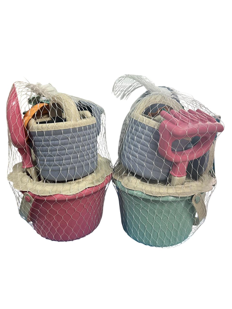 BEACH TOYS